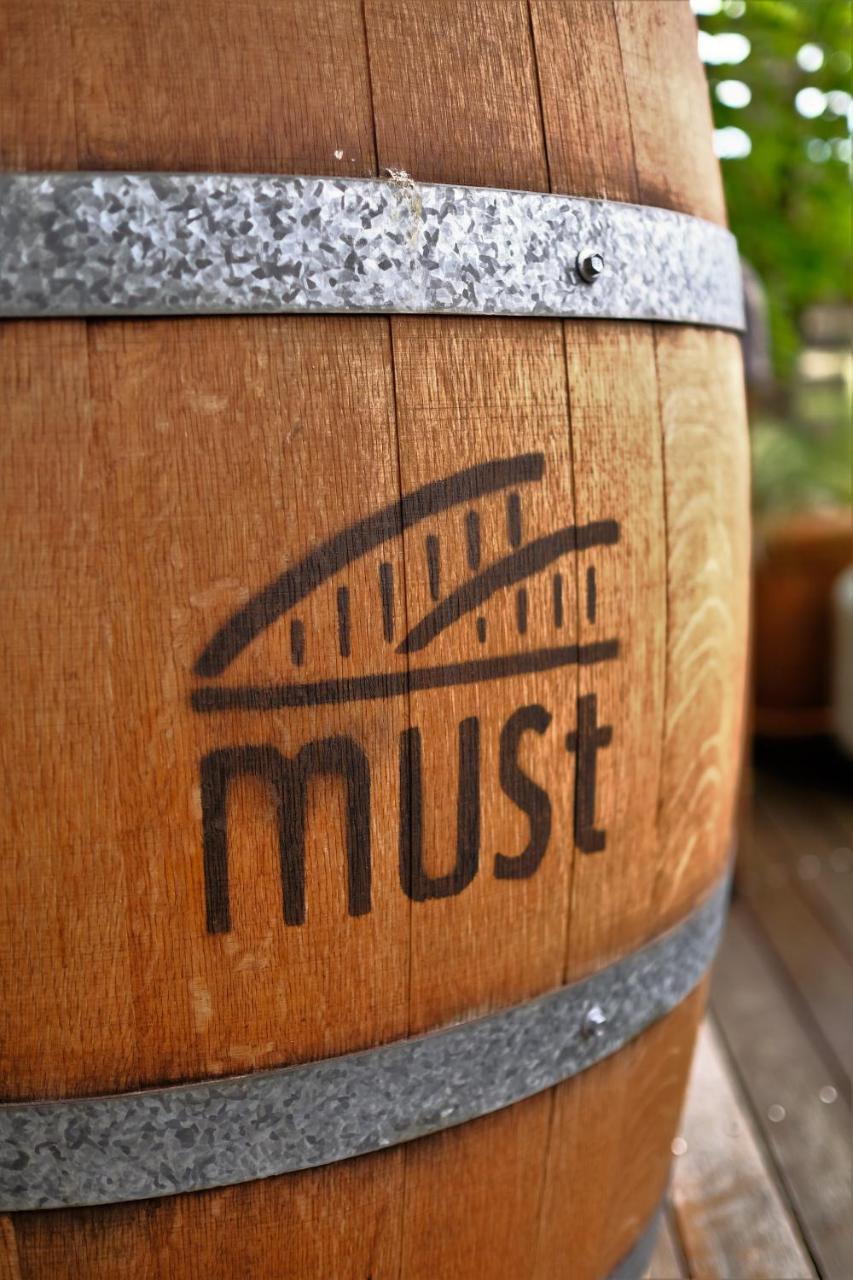 Must At Coonawarra Aparthotel Penola Exterior foto